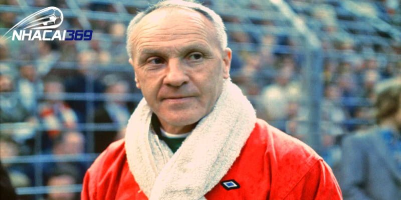 Bill Shankly đem “ánh sáng” trở lại sân Anfield